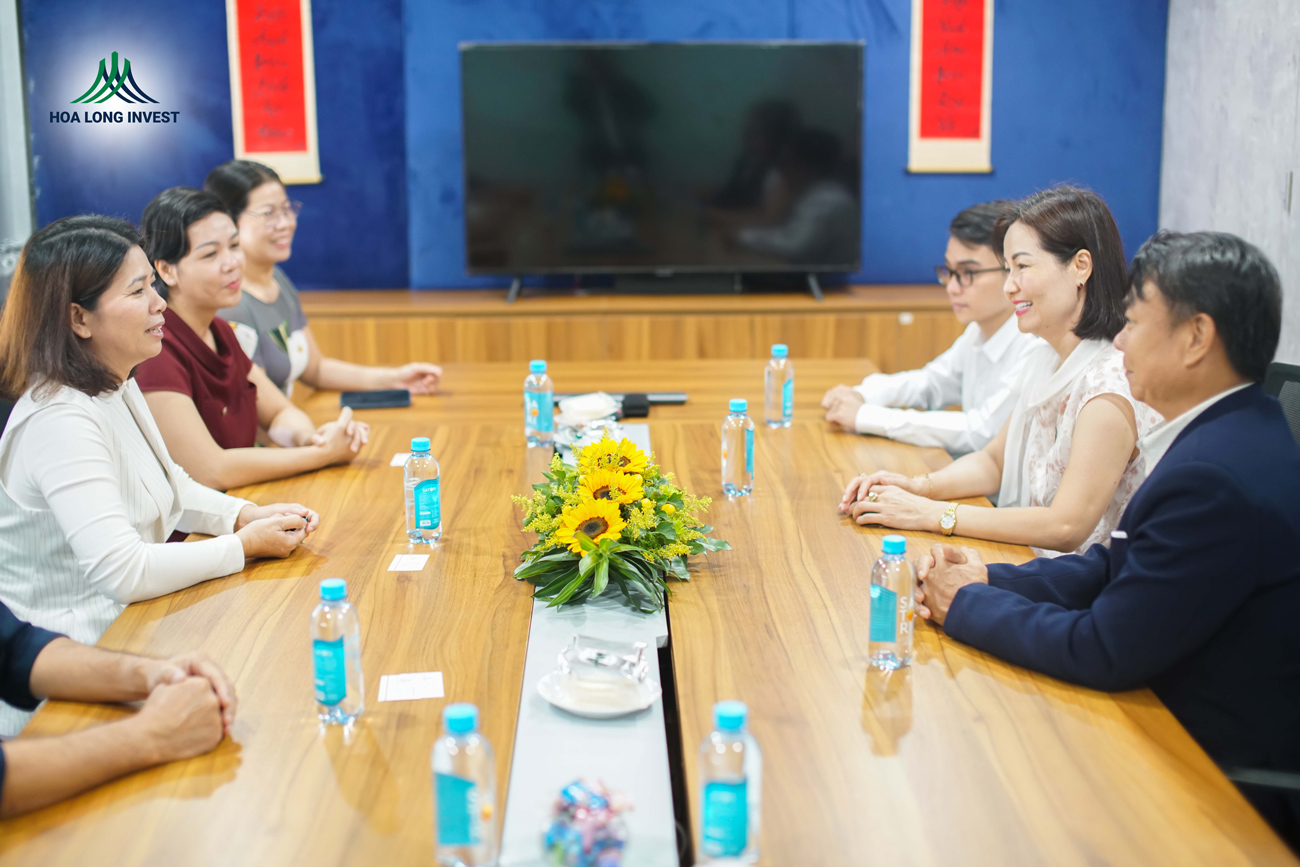 Hòa Long Invest Cùng UEF Tiếp Nối Hành Trình “Nuôi Dưỡng Nhân Tài – Kiến Tạo Tương Lai”