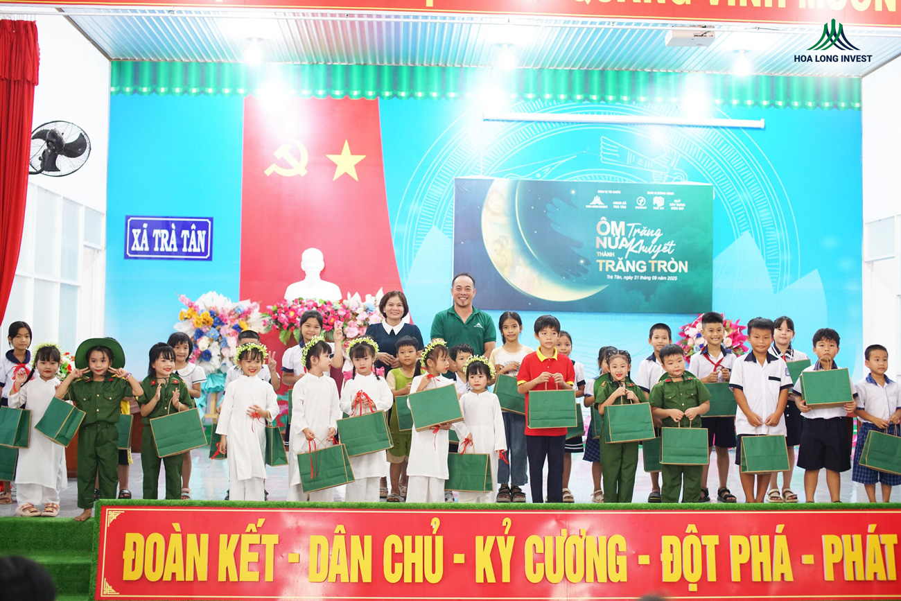 Hoa-Long-Invest-tang-qua-trung-thu-cac-be-tai-tra-tan-lam-dong-6-1
